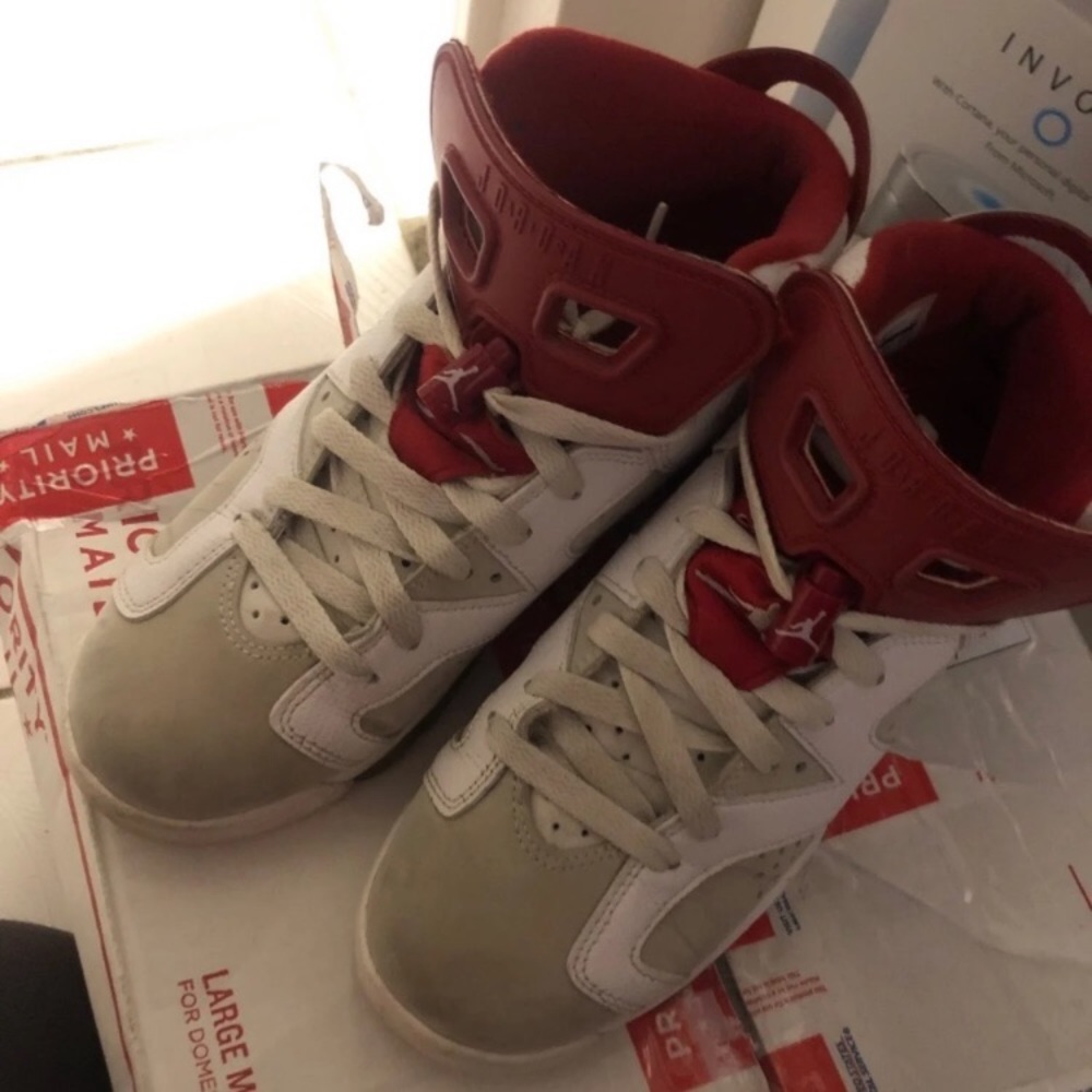 Jordan 4 retro alternate 89 size 6.5y (8 women’s)